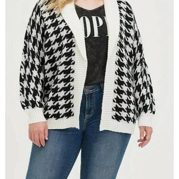 torrid Sweaters - Torrid Black White Houndstooth Shawl Cardigan Plus Size 1X